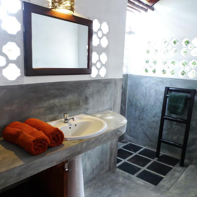East Surf Cabana Arugam Bay Bilik gambar